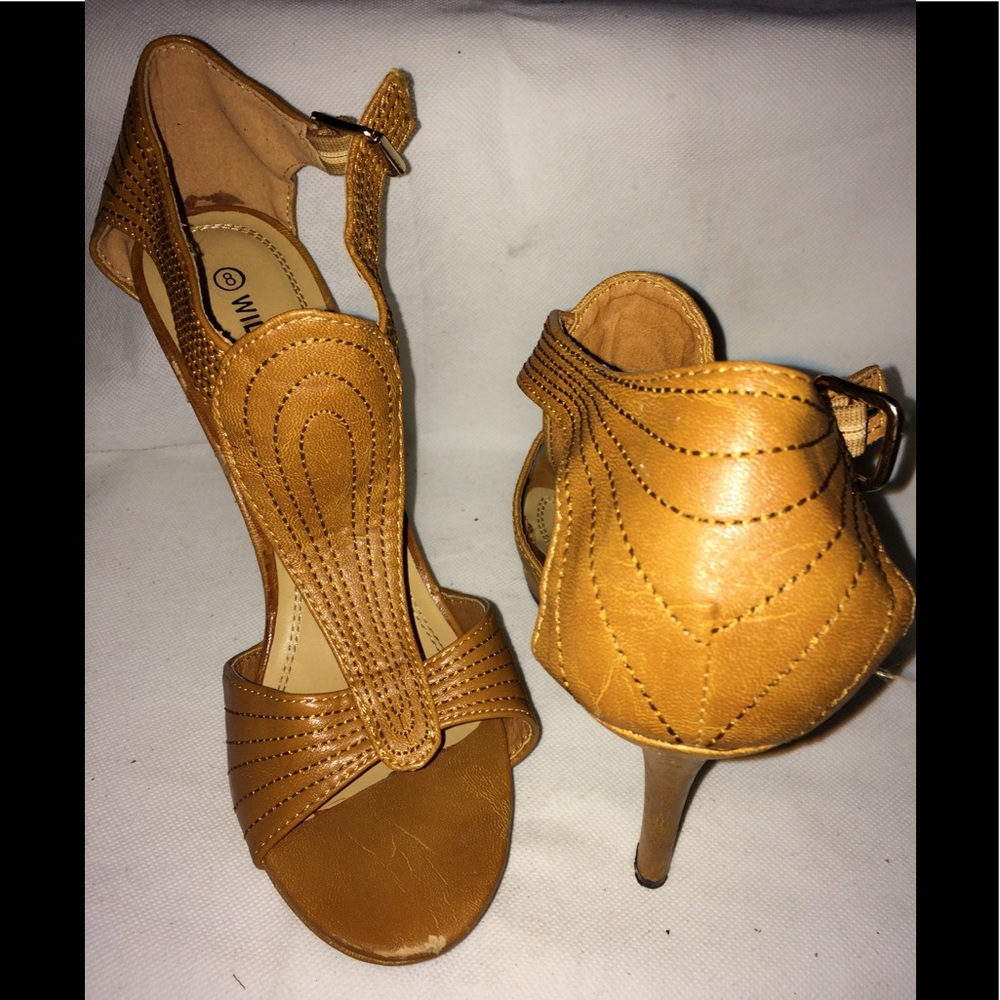 Heeled sandals - Picture 2 of 3
